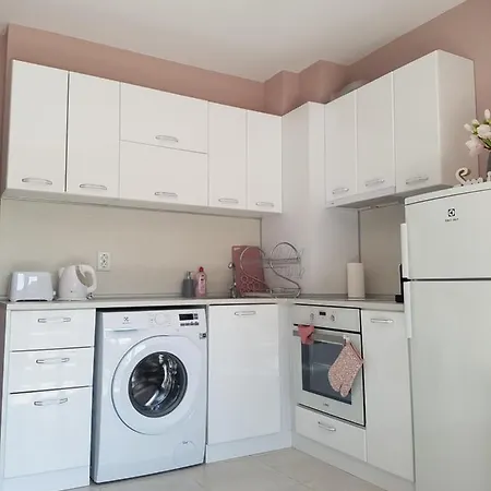 Poli's Casa Blanca Apartment Varna